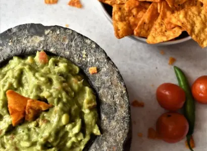 Chips de Wrap Crocante com Patê de Ervas