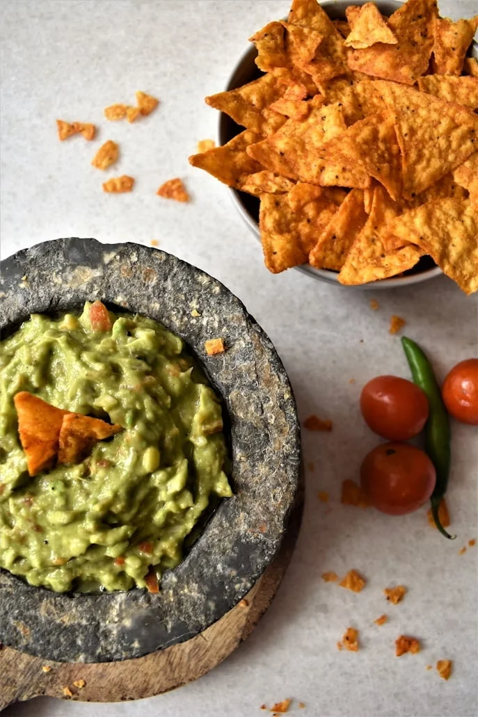 Chips de Wrap Crocante com Patê de Ervas